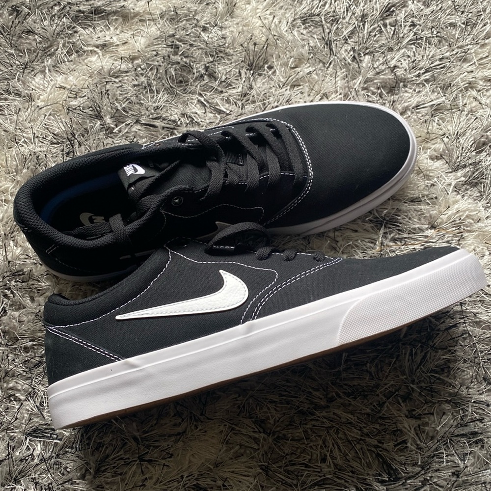 nike SB charge